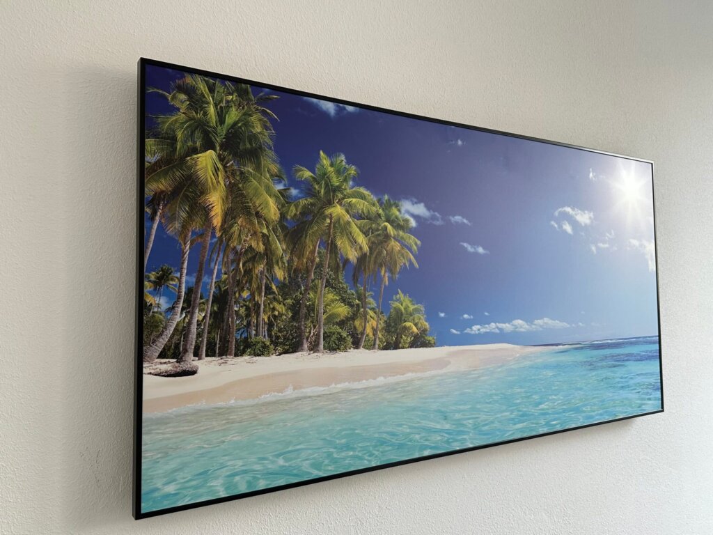 Alu-Komposit Bildheizung mit Palmenstrand-Motiv, fotografiert vor Auslieferung an Kunden